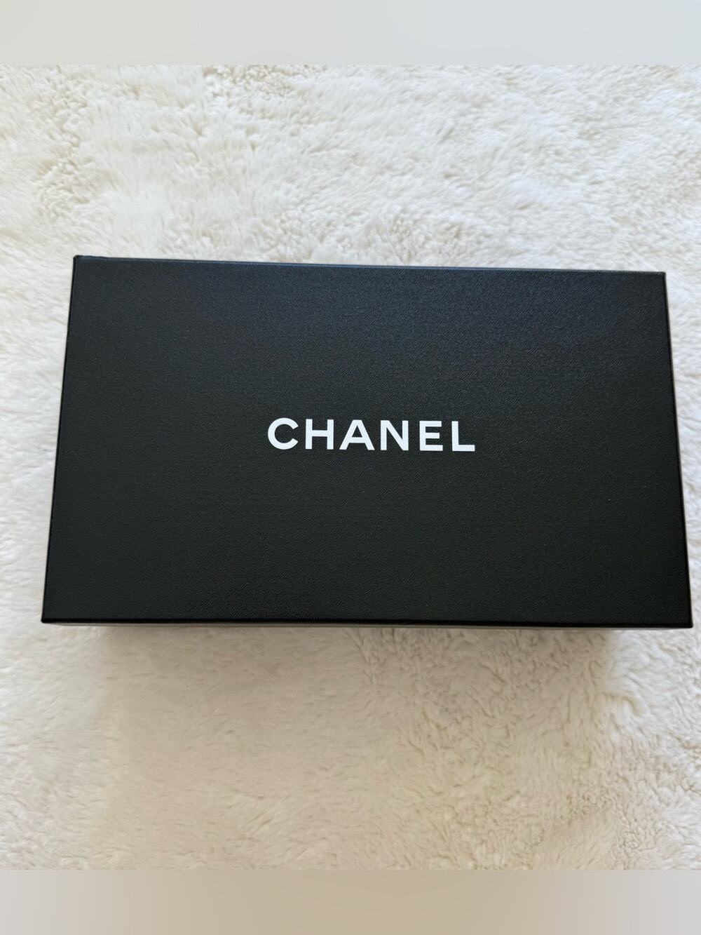 Chanel medium shoe box Authentic